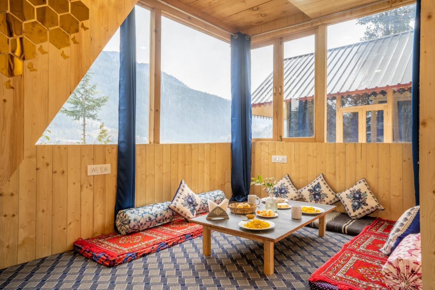 Villa Into The Woods Treehouse Jibhi Exterior foto
